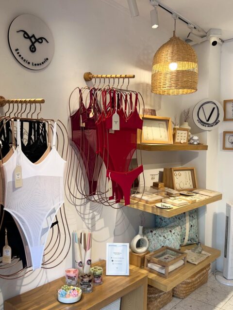 Visítanos en Manila 🎁✨

De lunes a sábado de 11 am a 7 pm y Sábados hasta las 4 pm 

Esencia Lencería en Google maps 

Cra 43 F # 11 A 06📍