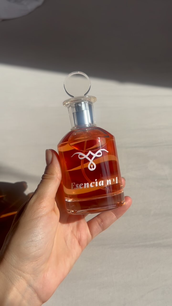 ¿Cómo recargar tu perfume? ✨ • Llévalo a cualquiera de nuestras Tiendas,