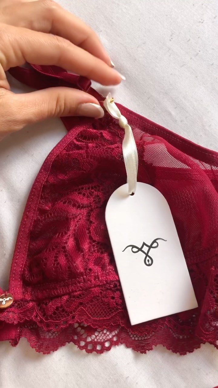 Elección de insumos y textiles para nuestro Set Vanidosa en color Vino