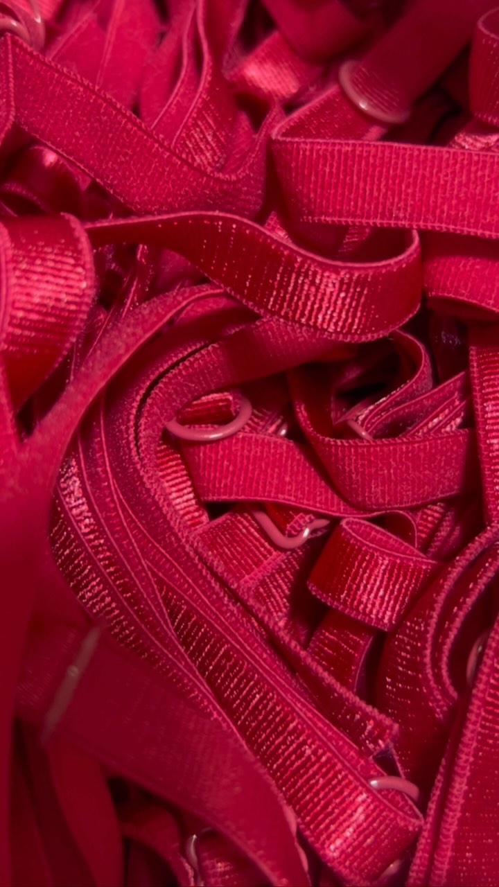 Rojo Cereza 🍒♥️ Nuevo color disponible en nuestras Tiendas físicas y página